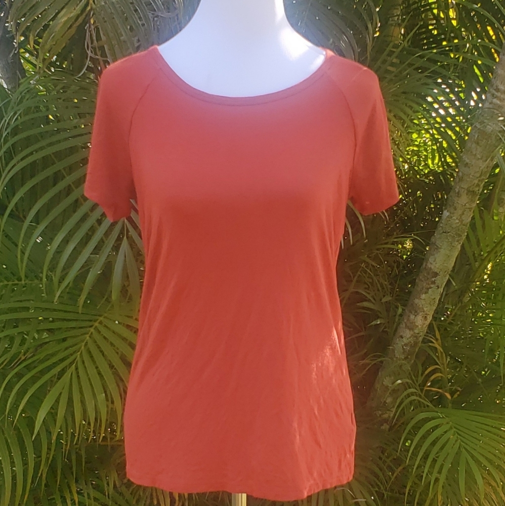 Short sleeve orange top